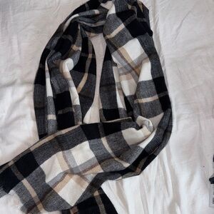 Old Navy Black and White Plaid Scarf